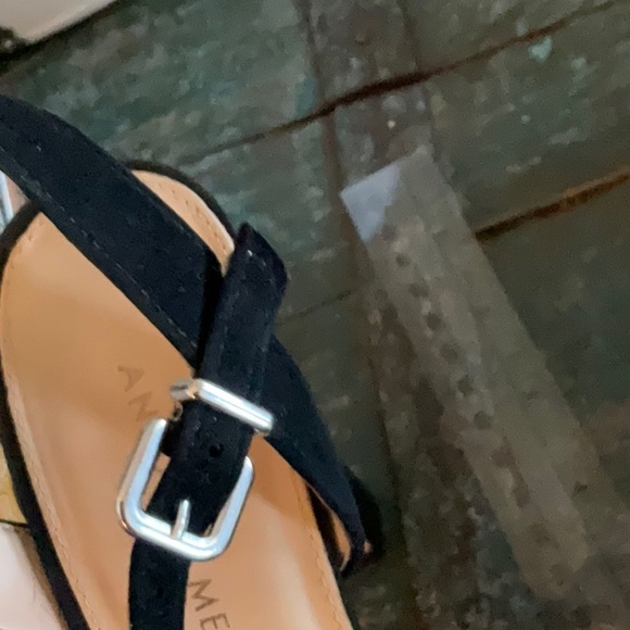 Antonio Melani platform suede black sandals - Picture 8 of 8